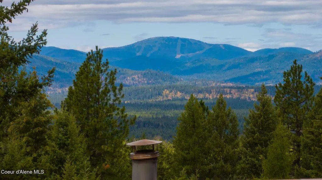 5671 E Wildlife Trail Hayden ID 83835
