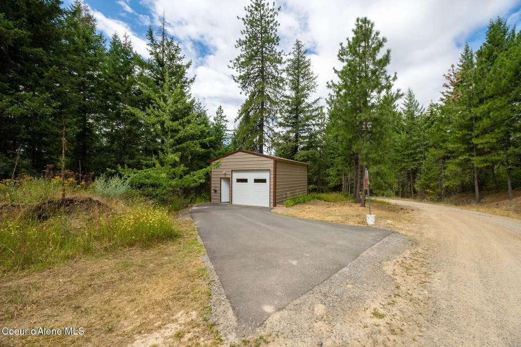 5671 E Wildlife Trail Hayden ID 83835