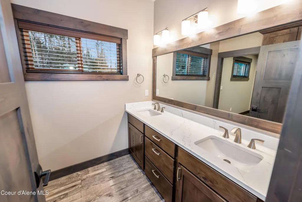 96 Palouse Drive Nordman ID 83848