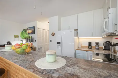 75-6016 Alii Drive Kailua-kona HI 96740