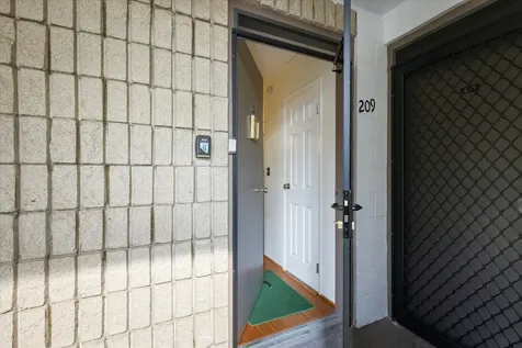 75-6016 Alii Drive Kailua-kona HI 96740