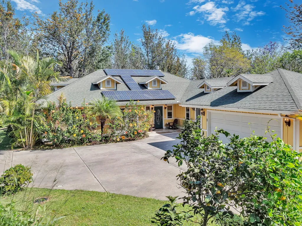 71-1371 Puu Kamanu Lane Kailua-kona HI 96740