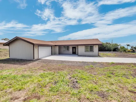 94-1679 Kaulua Street Naalehu HI 96772