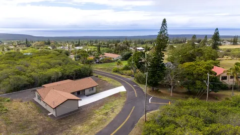 94-1679 Kaulua Street Naalehu HI 96772