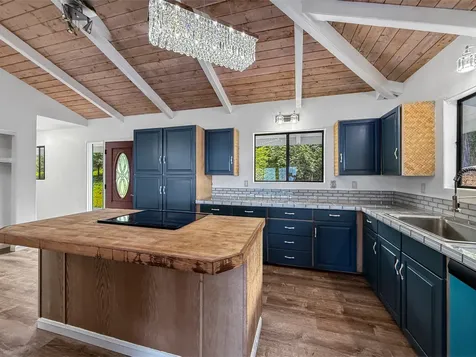 87-2814 Hawaii Belt Road Captain Cook HI 96704