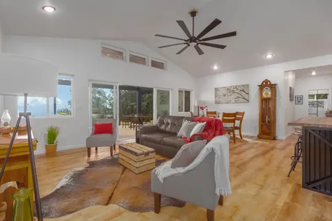 36-574 Spencer Road Laupahoehoe HI 96764