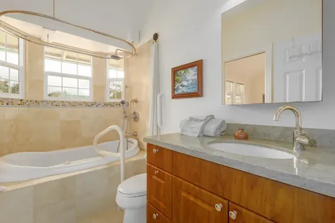 67-5060 Yutaka Pen Place Kamuela HI 96743