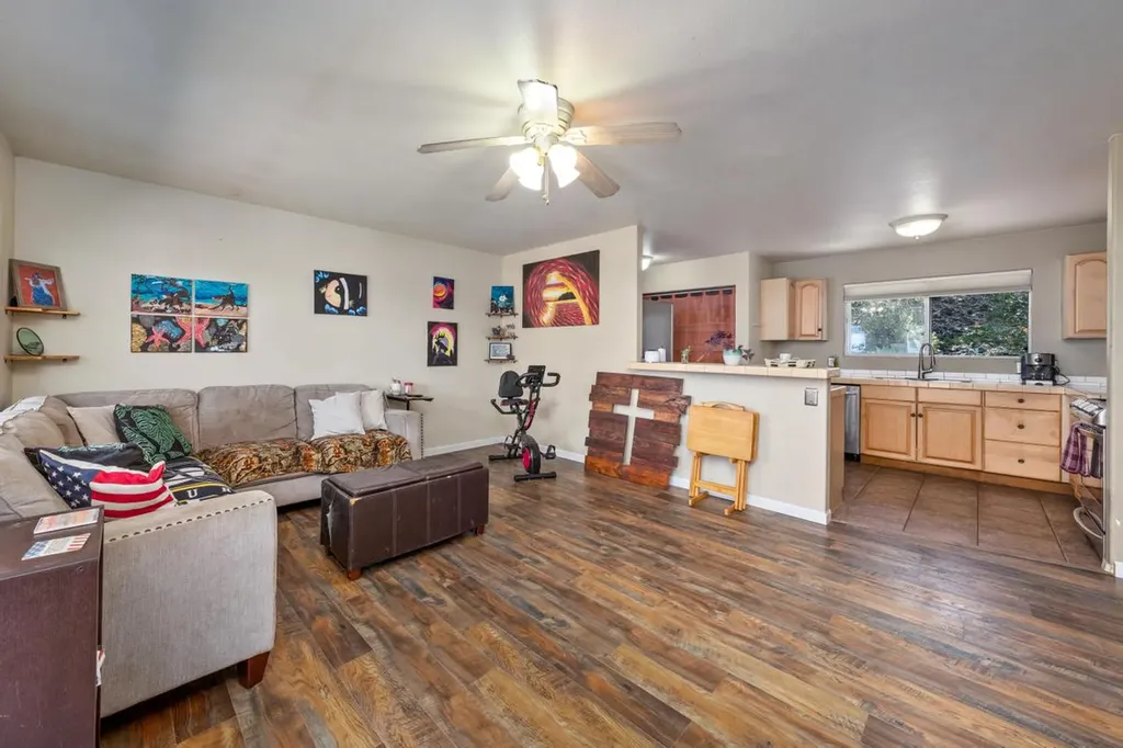 92-1936 Sea Breeze Parkway Ocean View HI 96737