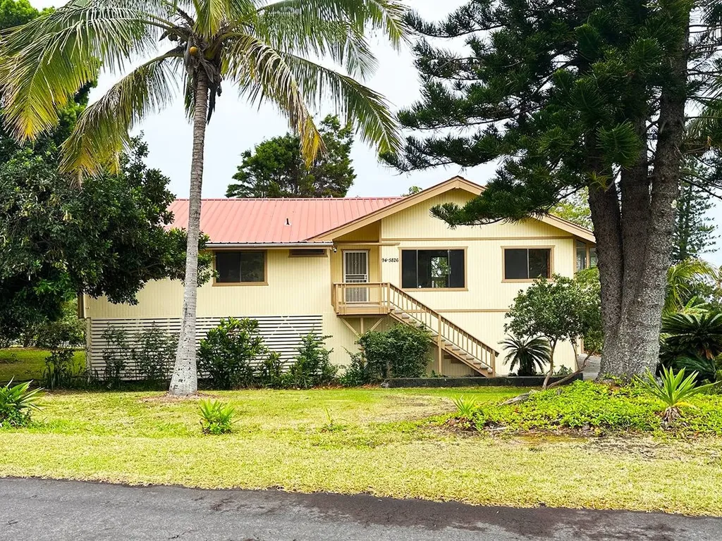 94-5826 Aouli Place Naalehu HI 96772