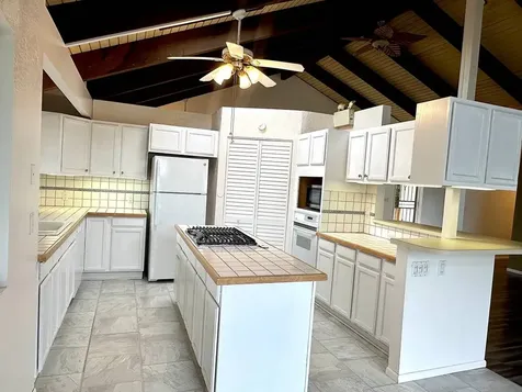 94-5826 Aouli Place Naalehu HI 96772