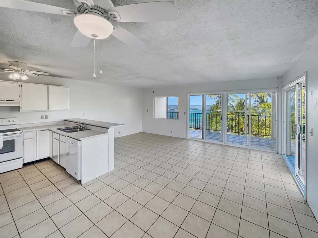 77-6311 Alii Drive Kailua-kona HI 96740