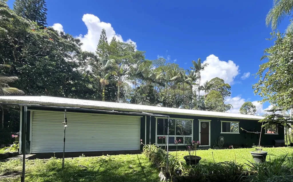 15-1784 30th Avenue Keaau HI 96749