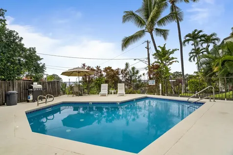 77-301 Noelani Way Kailua-kona HI 96740