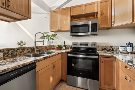 77-301 Noelani Way Kailua-kona HI 96740