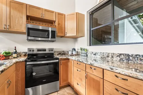 77-301 Noelani Way Kailua-kona HI 96740