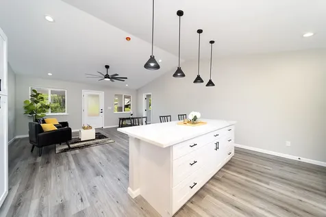 15-1987 27th Avenue Keaau HI 96749