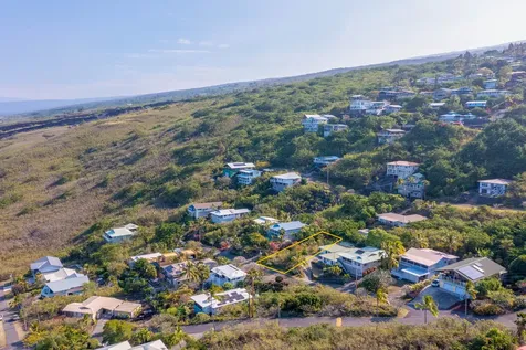 Guava Road Captain Cook HI 96704