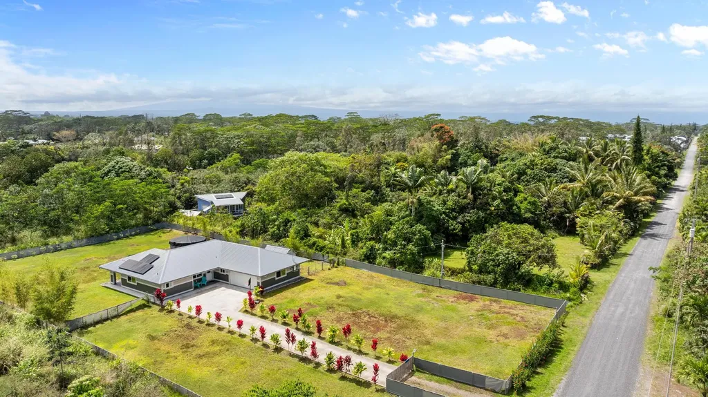 15-1884 14th Avenue Keaau HI 96749