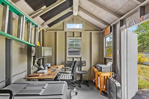 15-1884 14th Avenue Keaau HI 96749