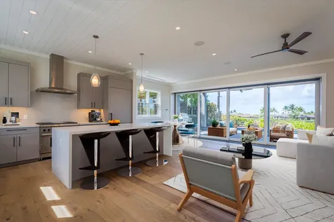 73-4804 Hinahina Road Kailua-kona HI 96740