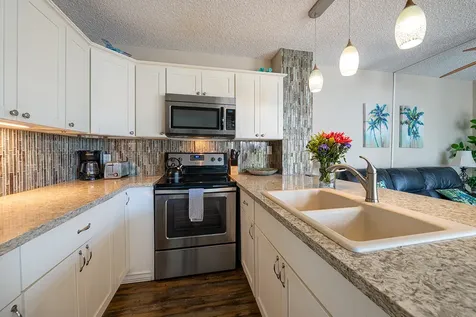 75-6016 Alii Drive Kailua-kona HI 96740