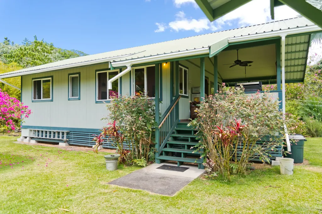 15-2021 11th Avenue Keaau HI 96749