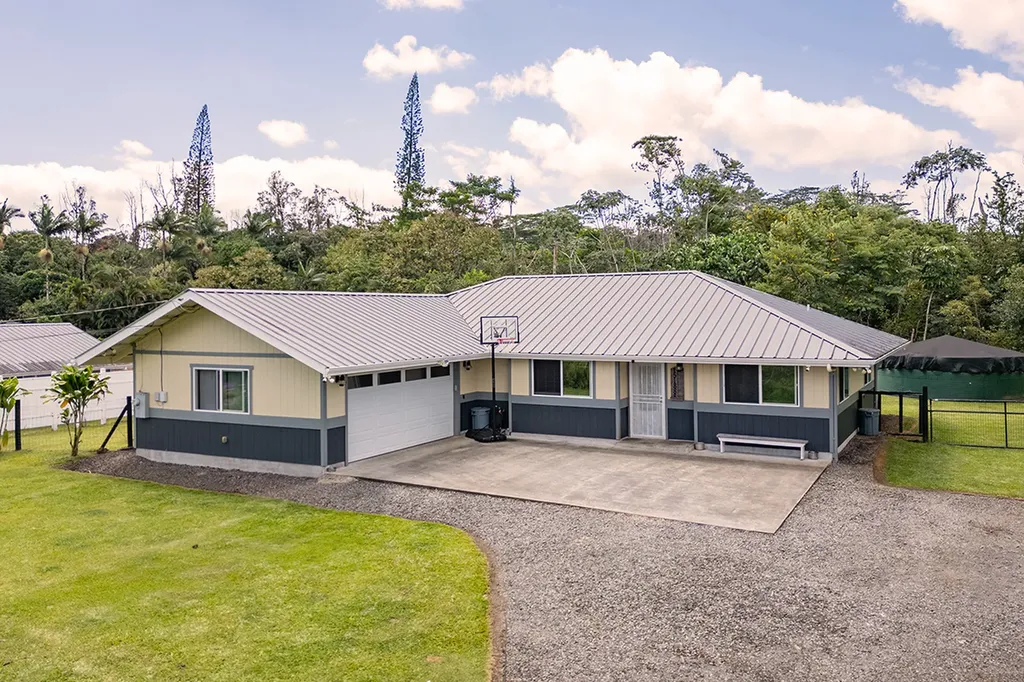 15-1888 22nd Avenue Keaau HI 96749