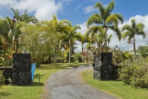 15-1612 3rd Avenue Keaau HI 96749