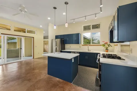 15-1612 3rd Avenue Keaau HI 96749