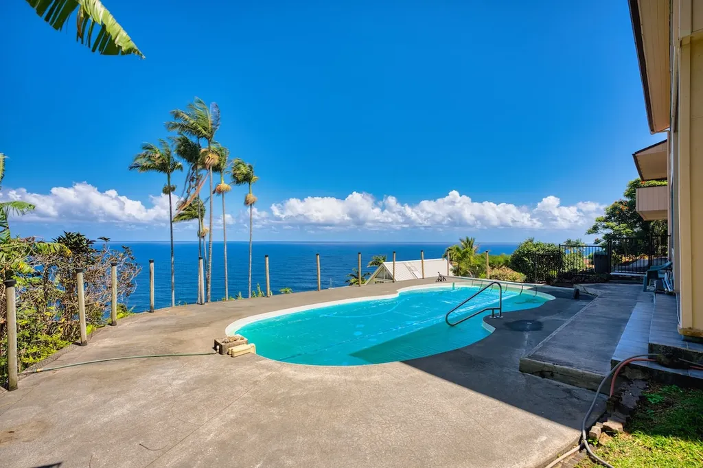 36-2335 Old Mamalahoa Highway Laupahoehoe HI 96764