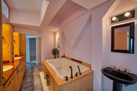 36-2335 Old Mamalahoa Highway Laupahoehoe HI 96764