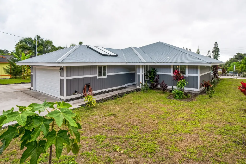 94-6661 Kamaoa Road Naalehu HI 96772