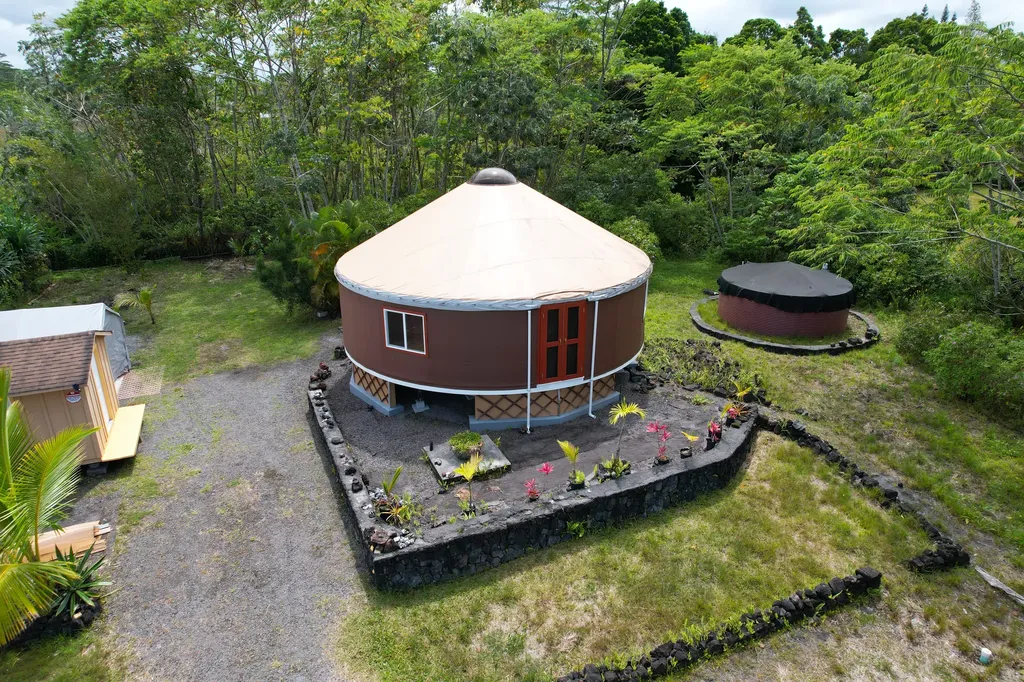 15-2064 26th Avenue Keaau HI 96749