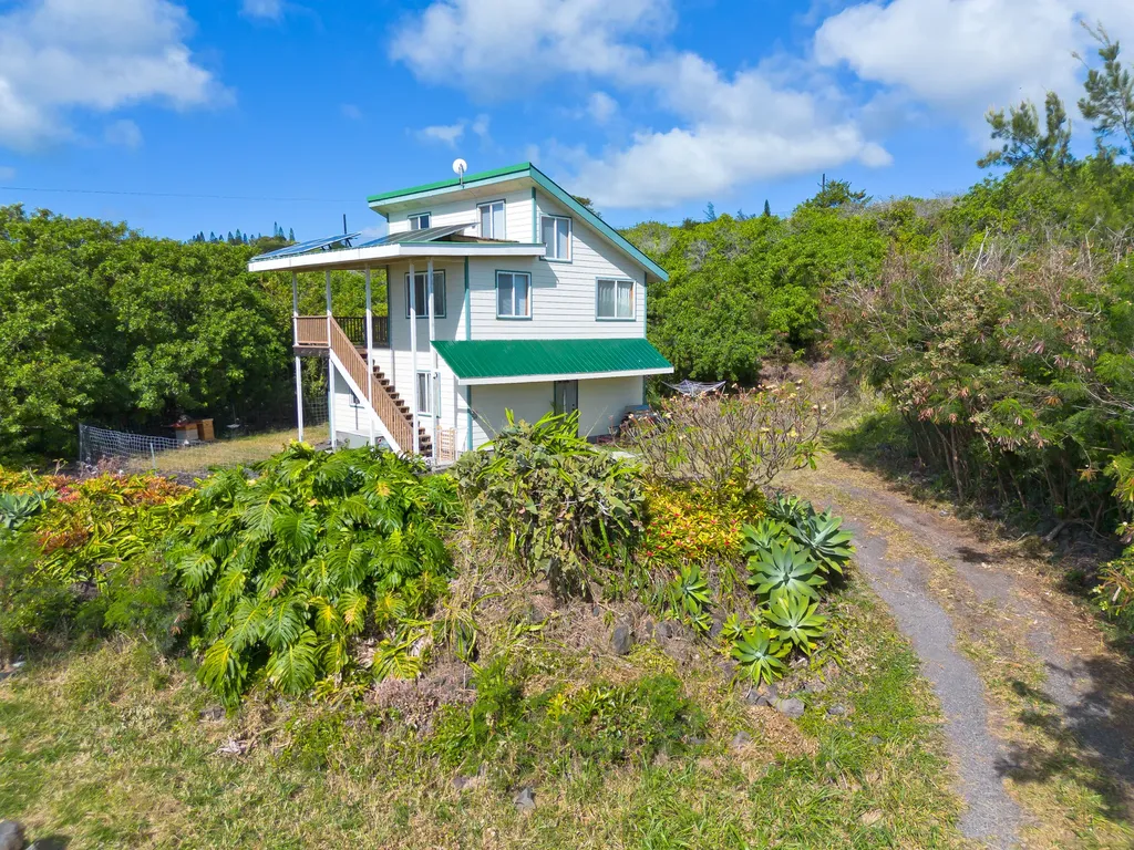94-6406 Malulani Road Naalehu HI 96772
