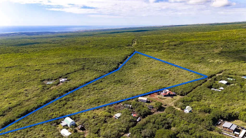 Kaalualu Road Naalehu HI 96772