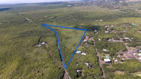 Kaalualu Road Naalehu HI 96772