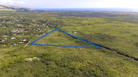 Kaalualu Road Naalehu HI 96772