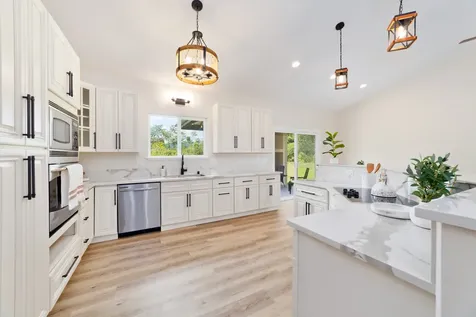 15-1736 7th Avenue Keaau HI 96749