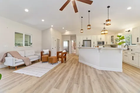 15-1736 7th Avenue Keaau HI 96749