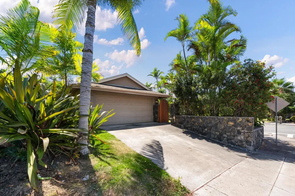 77-152 Hooilina Court Kailua-kona HI 96740