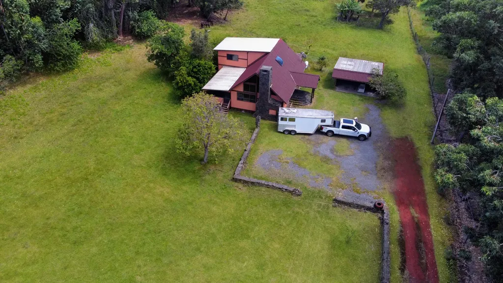 94-2664 Lorenzo Road Naalehu HI 96772