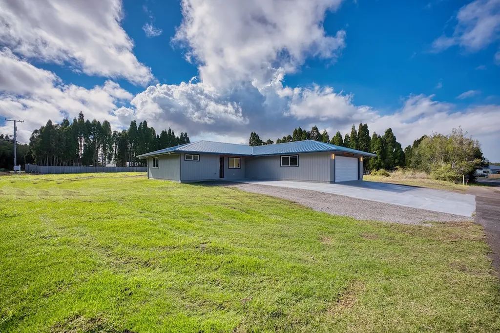 99-303 Maunanani Place Volcano HI 96718