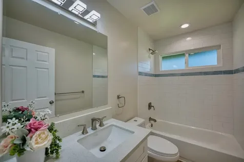 99-303 Maunanani Place Volcano HI 96718