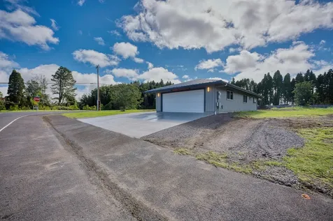 99-303 Maunanani Place Volcano HI 96718