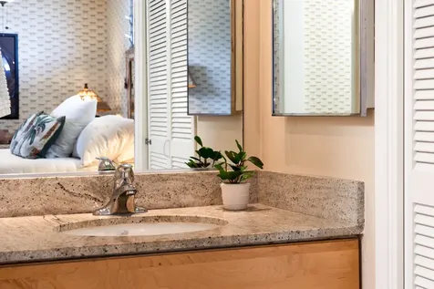 75-5782 Kuakini Highway Kailua-kona HI 96740