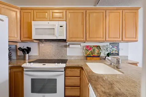 75-5782 Kuakini Highway Kailua-kona HI 96740