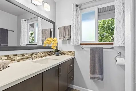 15-1953 13th Avenue Keaau HI 96749