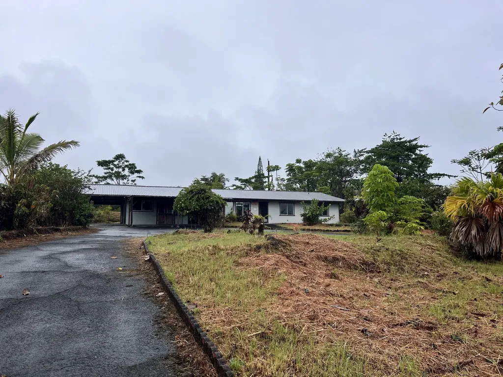 15-1868 29th Avenue Keaau HI 96749