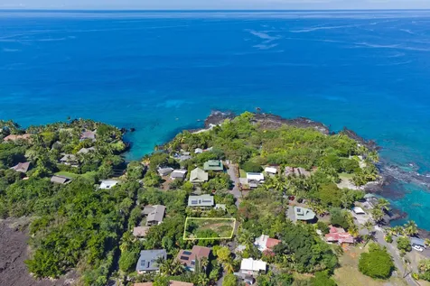 82-6285 Kahauloa Street Captain Cook HI 96704