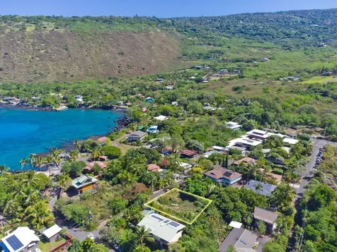 82-6285 Kahauloa Street Captain Cook HI 96704